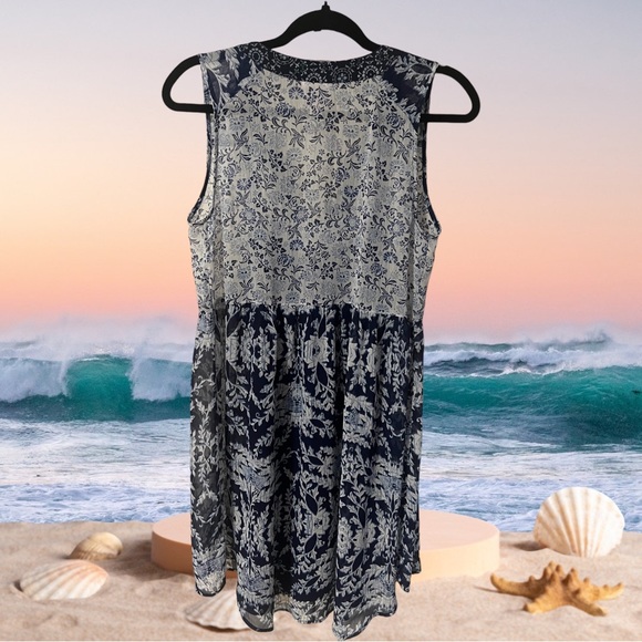 A gorgeous dress by Knox Rose in size small - Picture 8 of 9